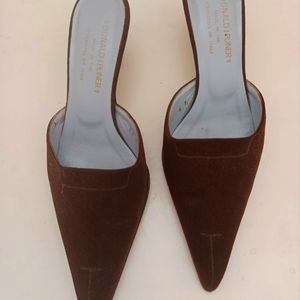 Slides with kitty 👠 heel